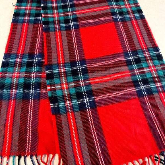 NWT ~ Old Navy Scarf One Size Red Green, White Plaid Fringe - Picture 4 of 7